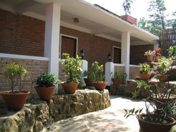 Imagen de los exteriores del Hotel Mountain Top, Kyaikto. Foto 10