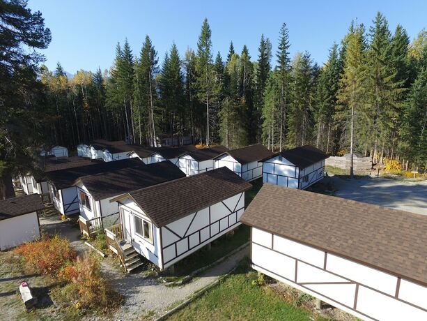 Imagen general del Hotel Mountain View Cabins, Golden. Foto 3