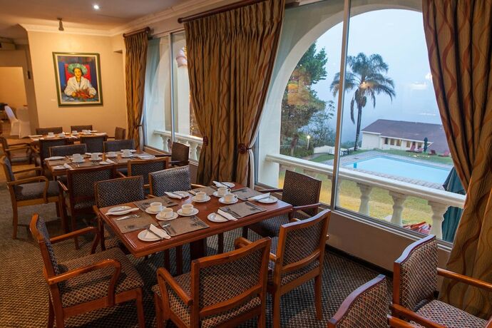 Imagen del bar/restaurante del Hotel Mountain View International By Bon Hotels. Foto 15