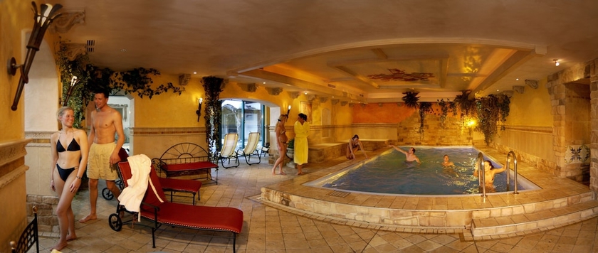 Imagen de la piscina del Hotel Mountainclub Ronach. Foto 14