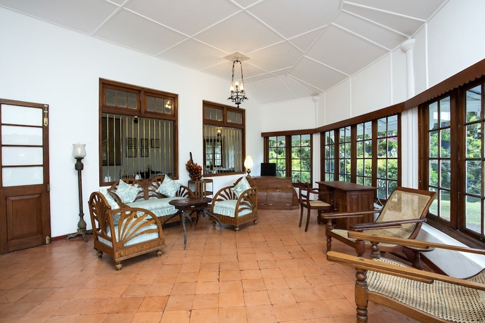 Imagen de los interiores del Hotel Mountbatten Bungalow. Foto 19