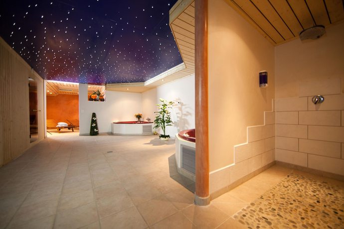 Imagen de la piscina del Hotel Mountime. Foto 9