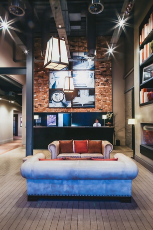 Imagen de los interiores del Hotel Mour. Foto 18