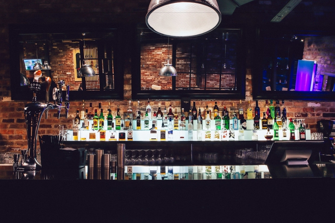 Imagen del bar/restaurante del Hotel Mour. Foto 7