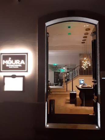 Imagen de los interiores del Hotel Mourasuites. Foto 18