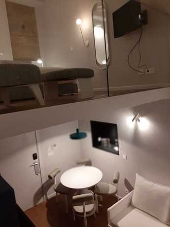 Imagen de la habitación del Hotel Mourasuites. Foto 5