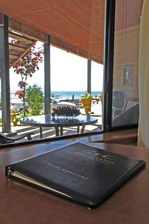 Imagen de la habitación del Hotel Mourelatos Lakeshore Resort. Foto 15