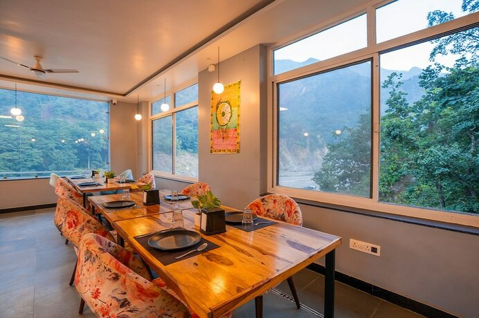 Imagen general del Hotel Moustache Rishikesh Riverside Resort. Foto 4
