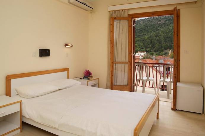 Imagen de la habitación del Hotel Moustakis. Foto 13