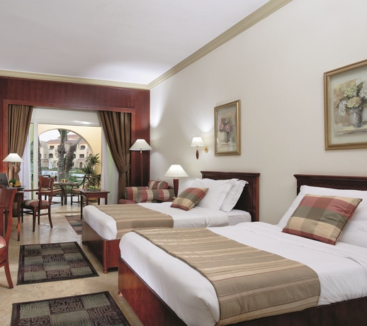 Imagen de la habitación del Hotel Movenpick Cairo Media City. Foto 10