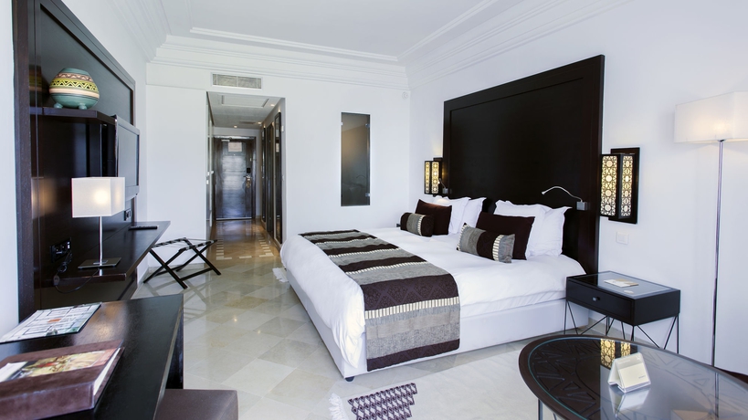 Imagen de la habitación del Hotel Movenpick Gammarth Tunis. Foto 1