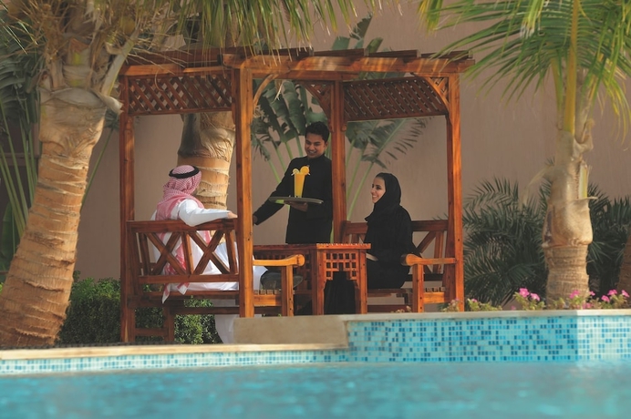 Imagen de la piscina del Hotel Movenpick Hotel And Resort Yanbu. Foto 16