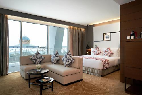 Imagen de la habitación del Hotel Movenpick Hotel and Convention Centre KLIA. Foto 18