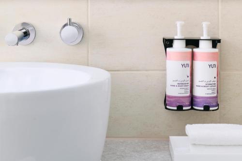 Imagen de la habitación del Hotel Movenpick Jumeirah Beach. Foto 8