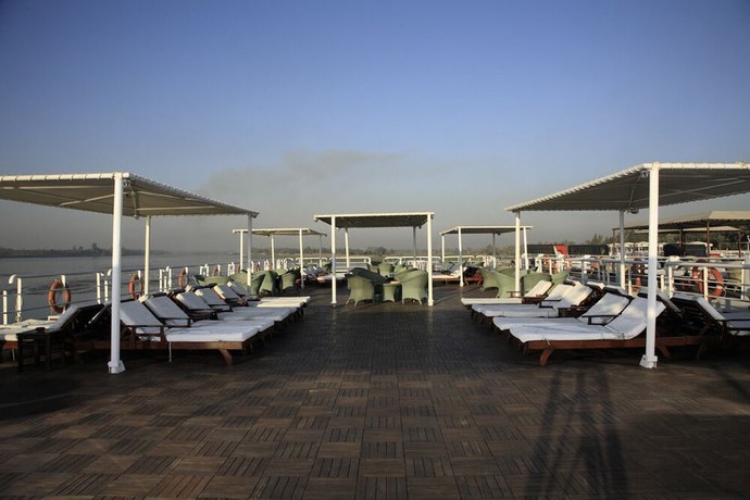 Imagen de los interiores del Hotel Movenpick Ms Hamees. Monday - Friday. Foto 10