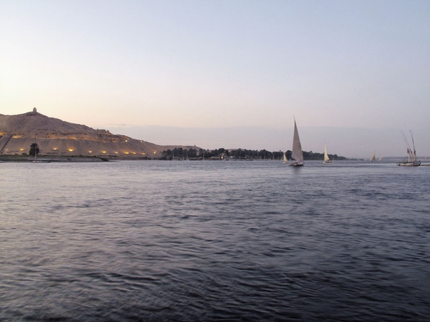 Imagen de la habitación del Hotel Movenpick Resort Aswan. Foto 12