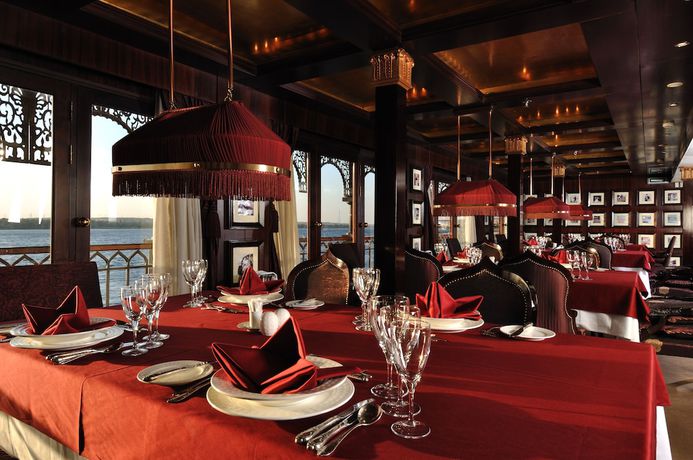 Imagen del bar/restaurante del Hotel Movenpick SS Misr. Monday - Friday. Foto 2