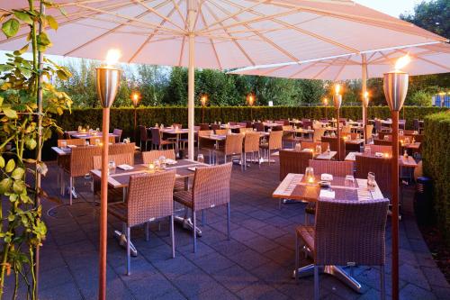 Imagen del bar/restaurante del Hotel Movenpick Zuerich-airport. Foto 9