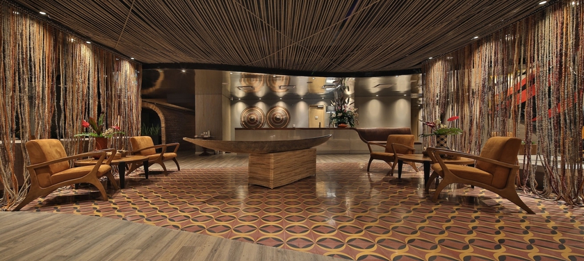 Imagen del bar/restaurante del Hotel Movich Buró 51. Foto 2