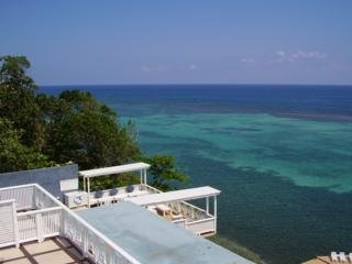 Imagen general del Hotel Moxon Beach. Foto 3
