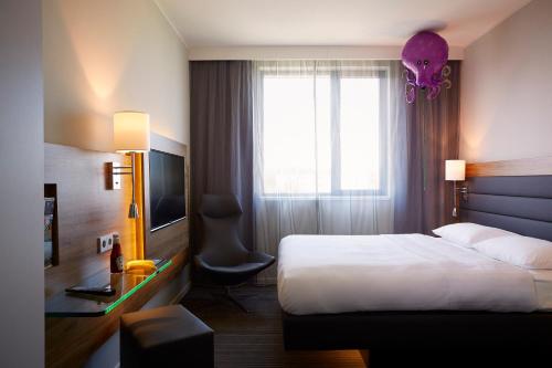 Imagen de la habitación del Hotel Moxy Aberdeen Airport. Foto 6