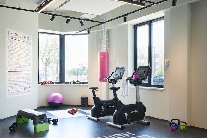 Imagen de los interiores del Hotel Moxy Amsterdam Schiphol Airport. Foto 15