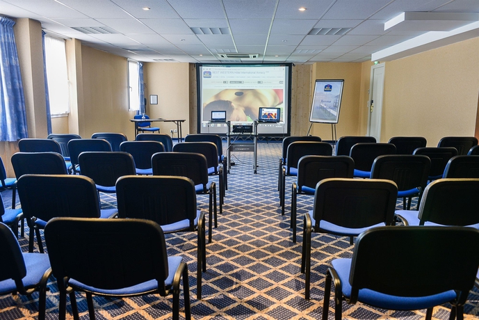 Imagen de los interiores del Hotel Moxy Annecy. Foto 11