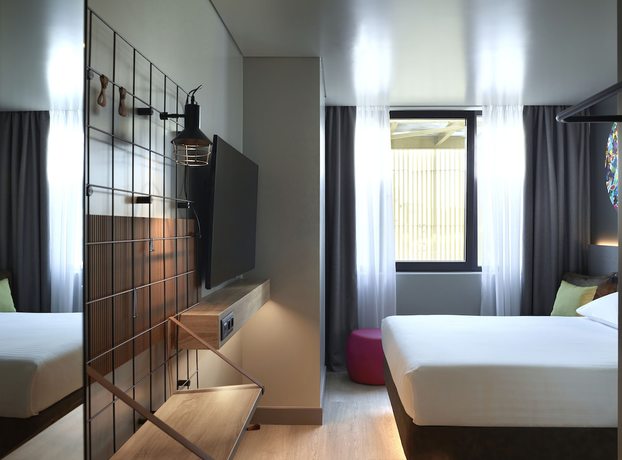 Imagen de la habitación del Hotel Moxy Athens City. Foto 2