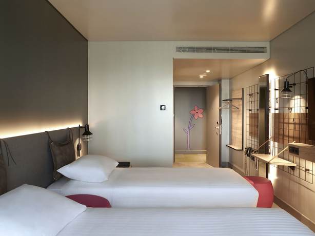 Imagen de la habitación del Hotel Moxy Athens City. Foto 3