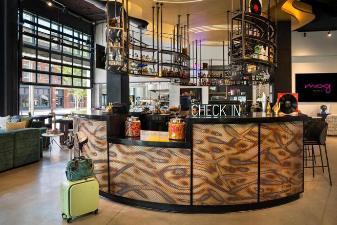 Imagen de los interiores del Hotel Moxy Atlanta Downtown. Foto 6