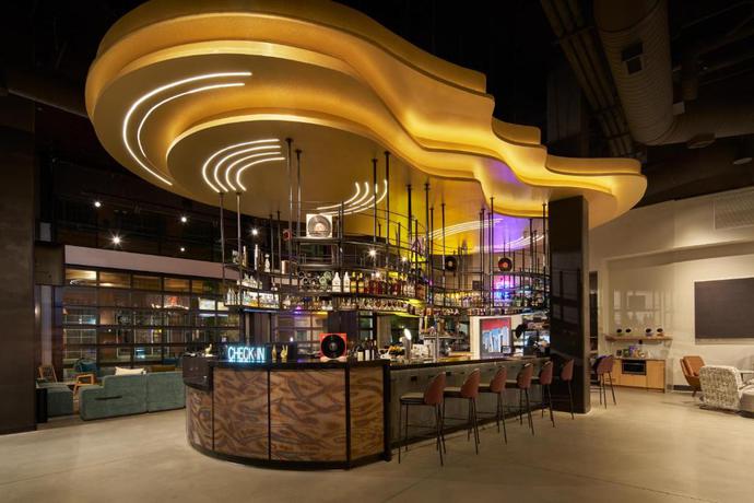 Imagen de los interiores del Hotel Moxy Atlanta Downtown. Foto 8