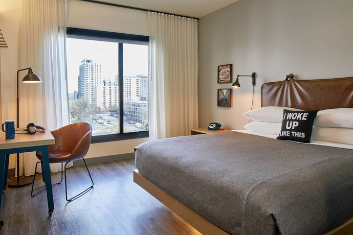 Imagen de la habitación del Hotel Moxy Atlanta Midtown. Foto 6