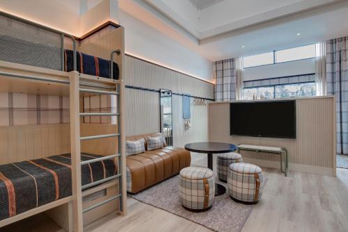 Imagen general del Hotel Moxy Banff. Foto 1