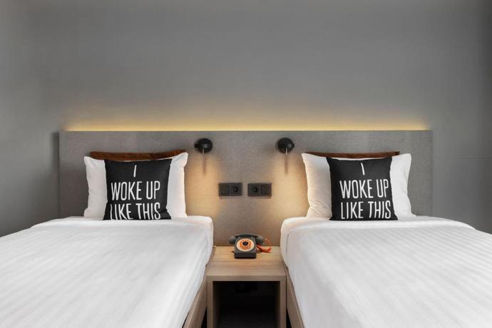 Imagen de la habitación del Hotel Moxy Barcelona. Foto 7
