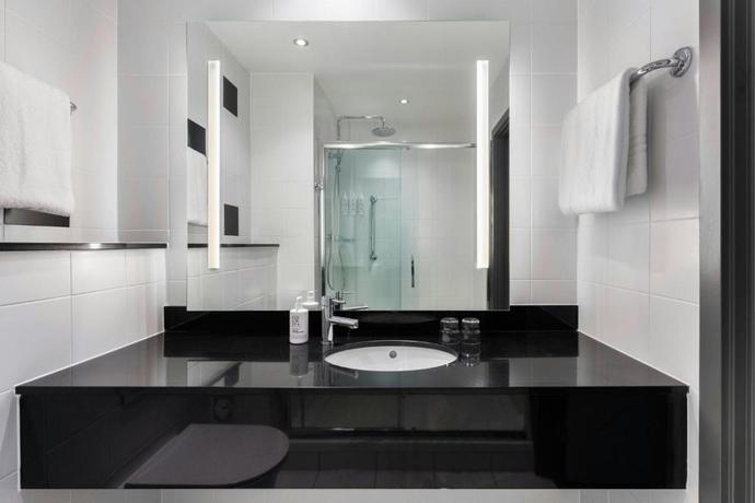 Imagen de la habitación del Hotel Moxy Belfast City. Foto 8