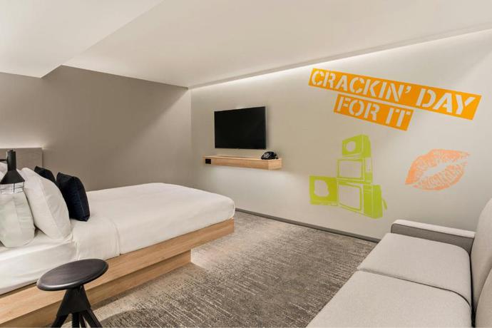 Imagen de la habitación del Hotel Moxy Belfast City. Foto 12