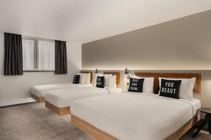 Imagen de la habitación del Hotel Moxy Belfast City. Foto 13