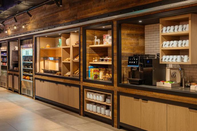 Imagen del bar/restaurante del Hotel Moxy Belfast City. Foto 4