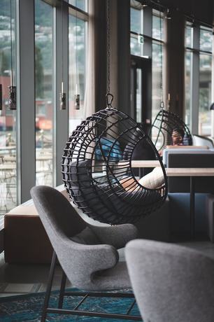 Imagen del bar/restaurante del Hotel Moxy Bergen. Foto 2