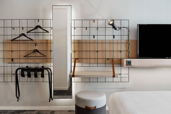 Imagen de la habitación del Hotel Moxy Bern Expo. Foto 5