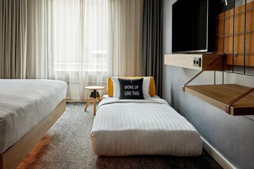 Imagen de la habitación del Hotel Moxy Bochum. Foto 4