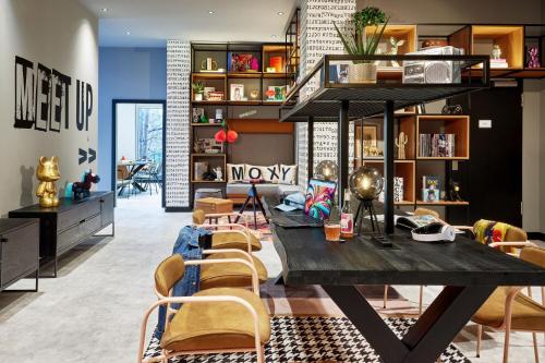 Imagen de los interiores del Hotel Moxy Bochum. Foto 16