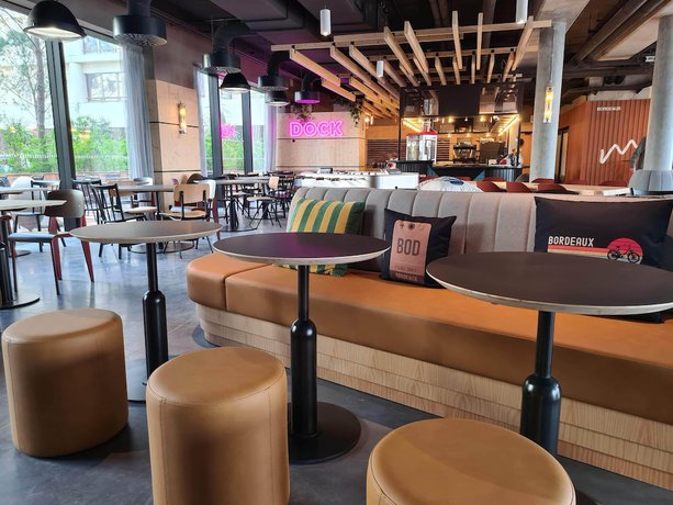 Imagen del bar/restaurante del Hotel Moxy Bordeaux Hotel. Foto 4