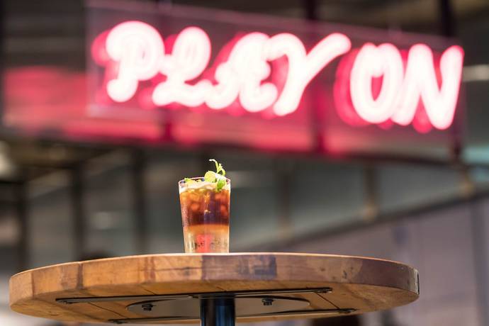 Imagen del bar/restaurante del Hotel Moxy Bordeaux Hotel. Foto 10