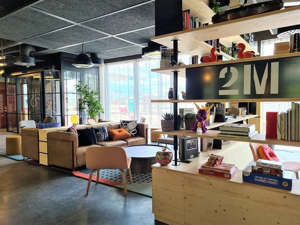 Imagen del bar/restaurante del Hotel Moxy Bordeaux Hotel. Foto 11