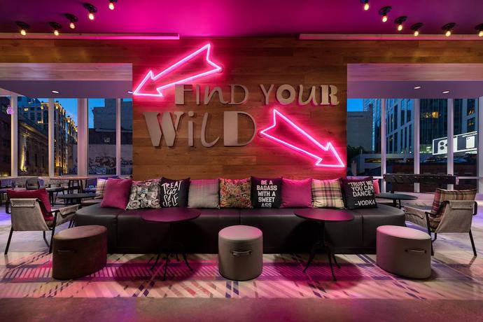 Imagen de los interiores del Hotel Moxy Boston Downtown. Foto 13