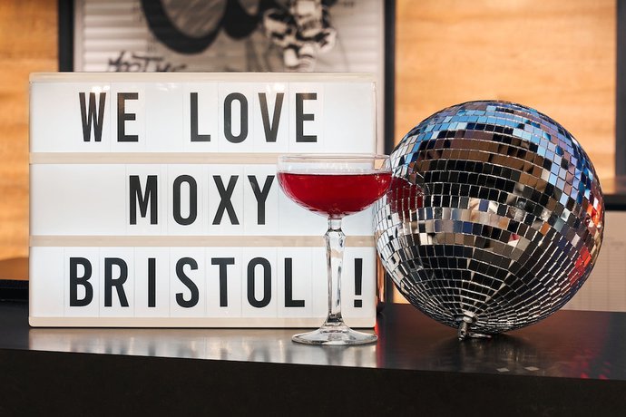 Imagen de los interiores del Hotel Moxy Bristol. Foto 18
