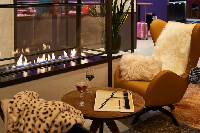 Imagen de los interiores del Hotel Moxy Brussels City Center. Foto 7