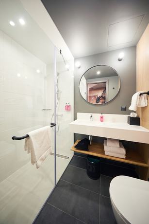 Imagen de la habitación del Hotel Moxy Bucharest Old Town. Foto 11