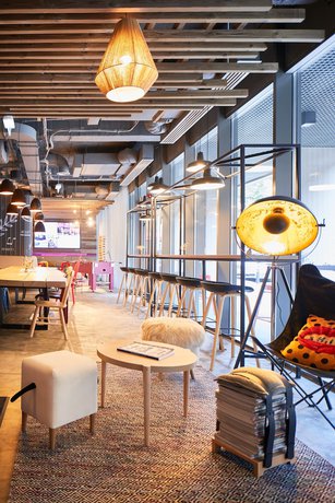 Imagen del bar/restaurante del Hotel Moxy Bucharest Old Town. Foto 3